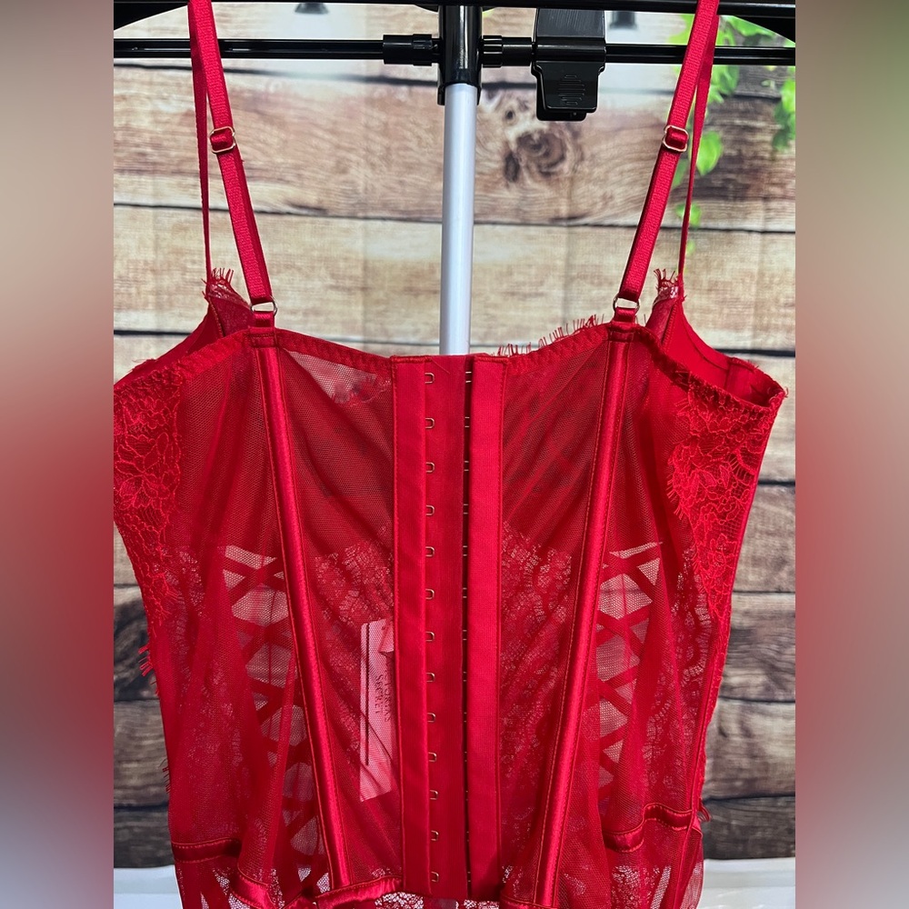 Victorias Secret Red Corset Top Size Medium NWT - Picture 7 of 11